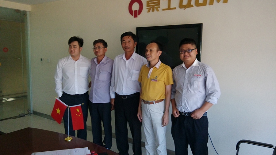 QGM Cement Block Making Machine is in Vietnam in gebruik genomen