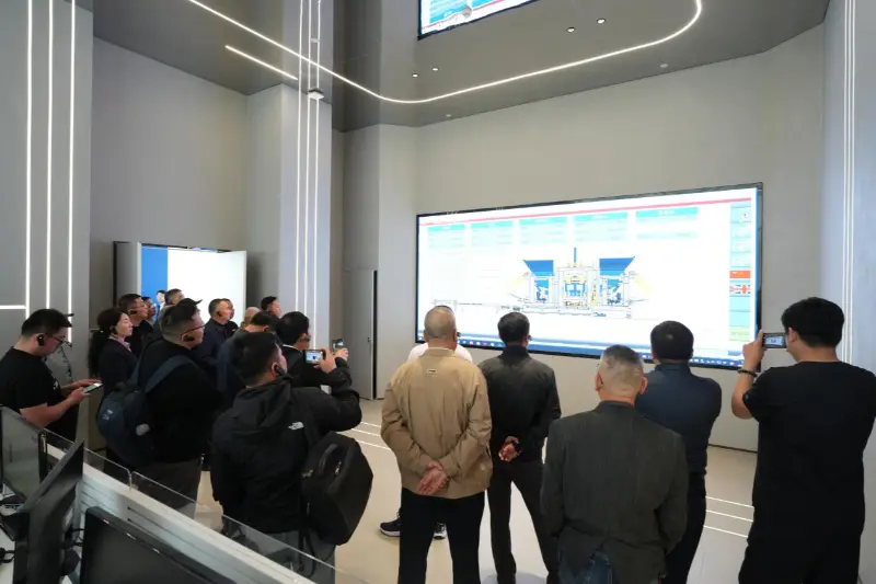 De tweede permanente raadsvergadering van de 8e zitting van de China Building Blocks Association vond plaats in Quanzhou; Quangong Machinery Co., Ltd. draagt ​​bij aan de uitwisseling en ontwikkeling van de industrie.