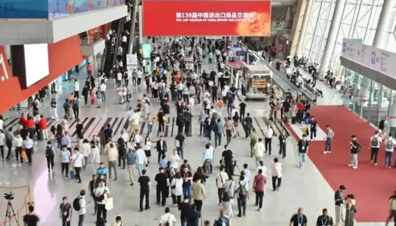 Op de Canton Fair won Quangong Machinery Co., Ltd. met zijn kracht de gunst van buitenlandse klanten.